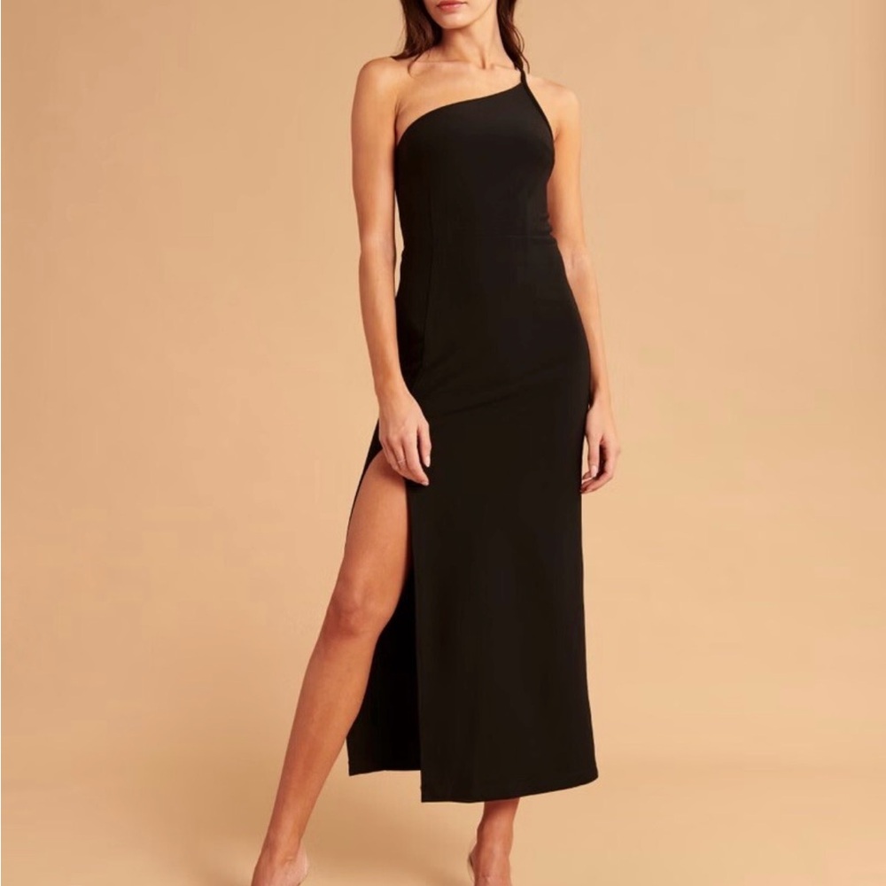 Abercrombie & Fitch Elegant Black One-Shoulder Dress